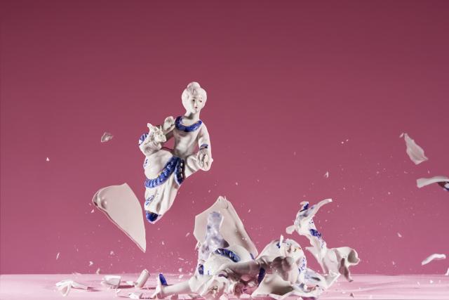 Hteo da slika selfi i razbio statuu u muzeju